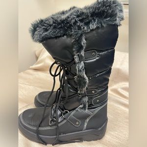 Women's Waterproof Warm Fur Lined Cold Weather Snow Rain Boots black. Size 7.